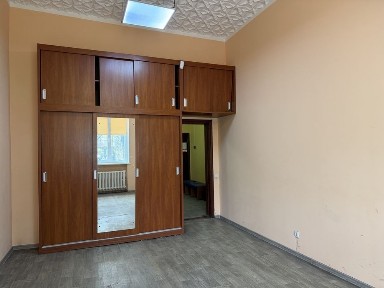 Приміщення 115м на 5 кабінетів по пр-т Грушевського ( 1 Травня), р-н Голлівуд