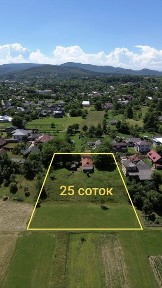 Продаж старої гуцульської хати та земельної ділянки 25 сот. під будівництво в Карпатах с. ПІстинь центральна частина села Без комісії! Неподалік річка