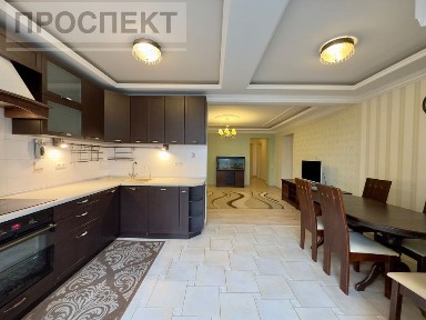 Продаж 3-х кімн. квартири 127м2 вул. Харьківська 3/1 ( Центр).