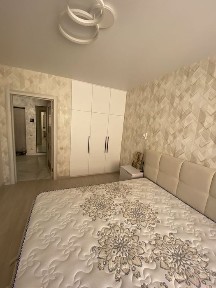 Продам 1-кімнатну квартиру 47 м² у ЖК «Щасливий» з новим ремонтом