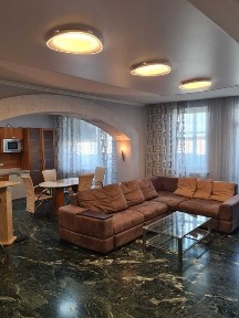 Київ, Печерський, вулиця Ковпака 17