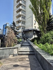 Оренда приміщення 60 м² біля м. Звіринецька | Свій санвузол та душ | Печерськ