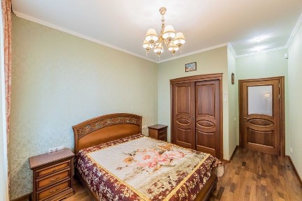 Смарагдовий Шаповала Механізаторів Солом'янка метро Вокзальна центр