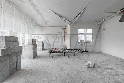 Пропонується на продаж видова квартира площею 72 м² у знаковій локації столиці - вул. Велика Житомирська, 16
