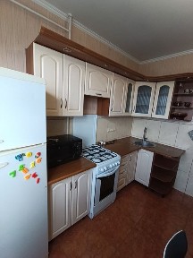 Терміново здається 2 км кварт Хотинська, вільна, ключі!