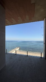 Продажа. квартира с террасой. Вид на море. Первая линия