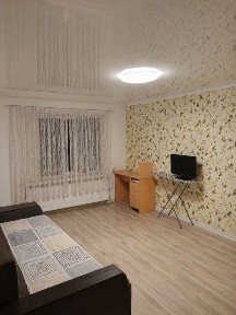В центрі м Пирятин Полтавська обл продається 3 х квартира 84,3 м2