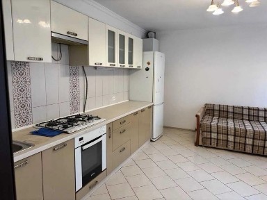 Продаж 2 кімн. квартира 69.40 м² 1/2ц вул. Івана Огієнка 115000$