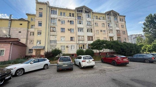 Продаж комерції, стоматологічний кабінет по вул. Панча 5, район Чорновола