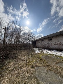 Нежитлове приміщення, Квітневе