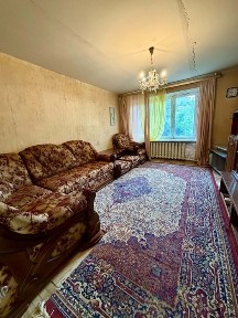 Продам 2-кімнатну квартиру по вул. Олени Степанівни