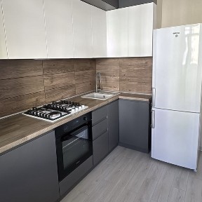Полтавська 1 садовий нова квартира парковка у дворі