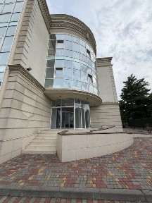 Оренда будівлі з власною територією 956кв. м 10ст. Фонтану під школу, садочок, клініку, ресторан