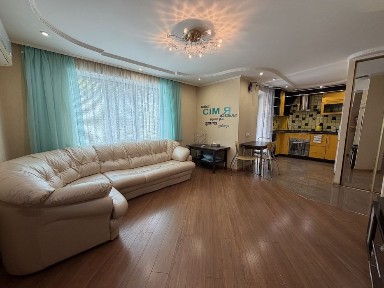 Продаж 3-кк з ремонтом 75 м², проспект Центральний, 6-слобітська