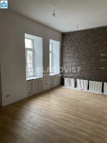 Продаж 3 кімнатна квартира