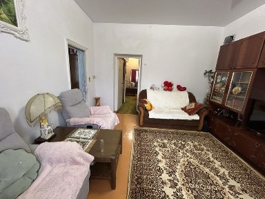 Продаю 2к кв в Центрі, з АГВ, гараж+