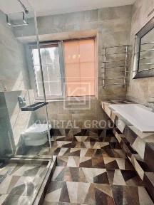 Просторий будинок 151 м2+тераса 60м2, дизайнерський ремонт. Велика тераса, готовий до проживання