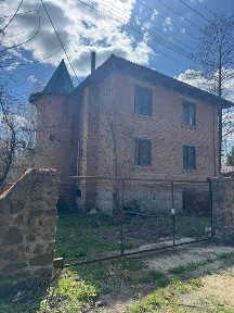 Земельна ділянка з незавершеним Будинком
