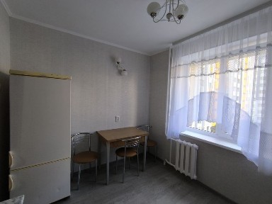 Оренда 1-ї квартири р-н. Тяжилів біля озера. Меблі+ техніка. Нове двоспальне ліжко!