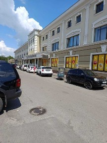 Готовий бізнес у центрі Миргорода: Двоповерхова комерція з орендарями + складські приміщення