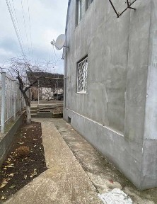 Будинок біля озера