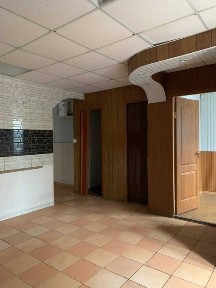 Продаж фасадного приміщення, р-н Жадова