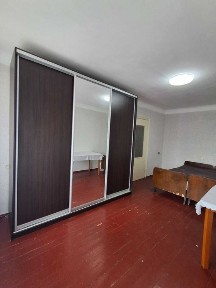 Продаж 2 кім район 12 школа Марка Вовчка