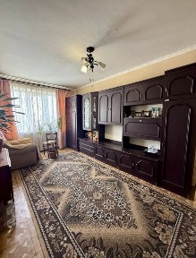 Продам двокімнатну секцію.