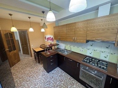 Продам 2 к. кв. 74 кв. м. Новострой ЖК Аптекарский