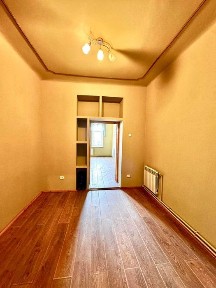 Продаж двокімнатної квартири ближній центр Львів