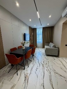 продаж 2 кімнатної в центрі Львова з ремонтом, Галицький район, польський, австрійський люкс