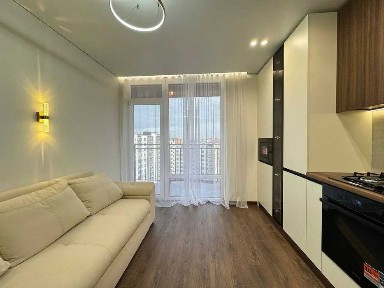 Однокімнатна квартира з ремонтом та балконом в Family Plaza