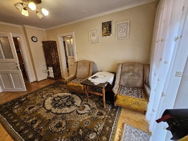 Здається в оренду квартира по вулиці Сонячна в будинку клубного типу. Ремонт, меблі та техніка, дві ізольовані кімнати та одна прохідна
