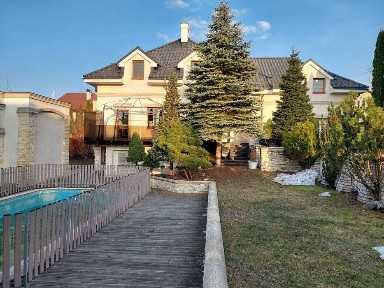продаж будинок в смт. Брюховичі