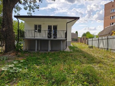 Компактний новозбудований котедж 