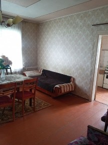 Терміново! Продам частину будинку зі зручностями у центрі!
