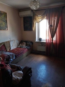 Продам двокімнатну квартиру на початку Троєщини!
