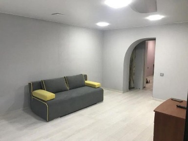 2-кімнатна квартира в оренду, вул. Старокозацька, біля парку Глоби
