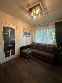 вул. Кирилівська 115/1, 2-х кімнатна квартира, цегляний будинок, хол