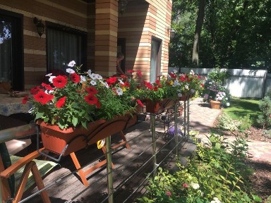 Продам будинок на березі річки Дніпро з басейном