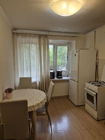 ПРОДАМ квартиру район парку Перемоги