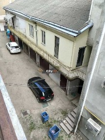 Продається старочеська 3-кімнатна квартира в центрі