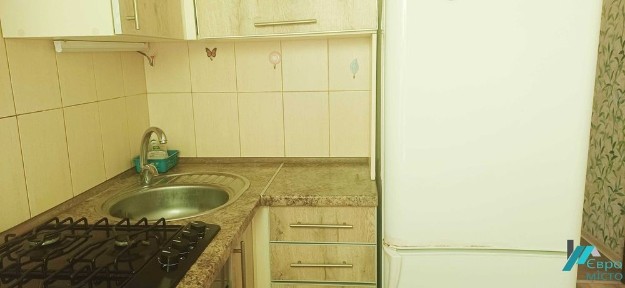 продам 2 кімнатну квартиру на 2поверсі - 48 кв. м. вул. Героїв полку Азов !