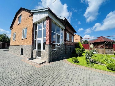 Продаж окремого особняку на ділянці 17 сот Сокільники поруч Львів!