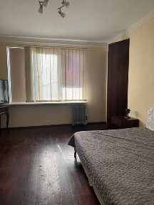 Здаю квартиру в приватному сектори. Метро Нивки пішки 5 хвилин.