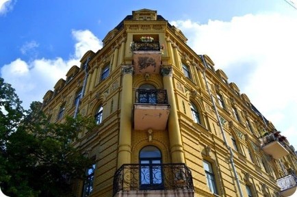 Оренда 3К Поділ Андріївська церква, Хорива 4, Видова, Власник