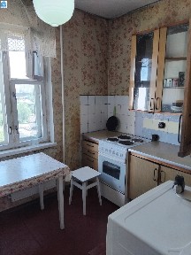 Киев, Ревуцкого ул., 13