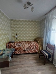 Половки, продаж частини будинку з окремим двором, зі всіма комунікаціями