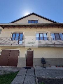 Продам чудовий 2-х поверховий будинок недалеко від центру міста