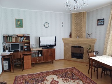 Продається частина будинку+ гараж+ врємянка